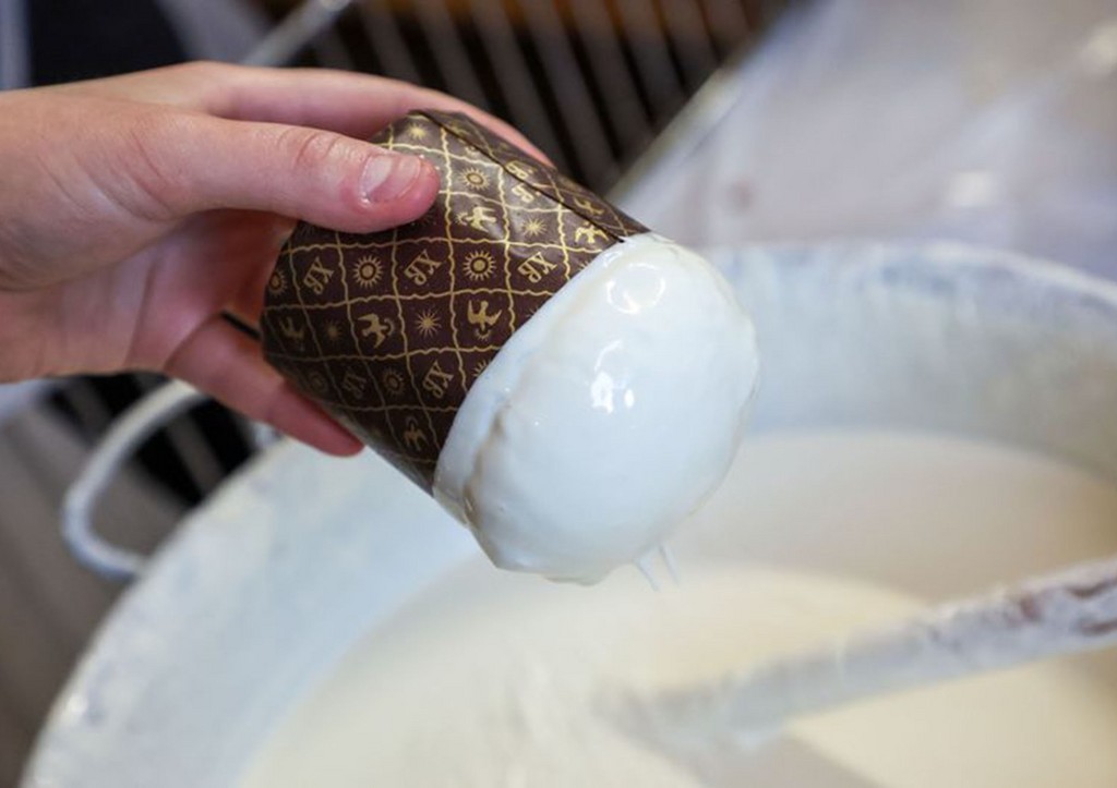 Врач раскрыла опасность глазированной верхушки пасхального кулича