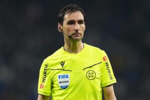 sudya rikardo de burgos bengoechea delitsya emocziyami pered finalom real madrid i barselona-lessontime-ru-174559213200-0
