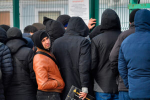 vladimir kolokolczev i mvd rf uluchshili kontrol migraczionnoj politiki v 2024 godu-lessontime-ru-174367260900-0