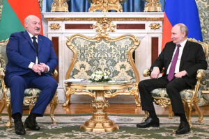 Владимир Путин и Александр Лукашенко обсудили Георгиевскую ленту в Волгограде vladimir putin i aleksandr lukashenko obsudili georgievskuyu lentu v volgograde-lessontime-ru-174597707700-0