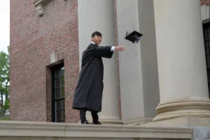 Дональд Трамп укрепляет академические стандарты для студентов США и Гарварда donald tramp ukreplyaet akademicheskie standarty dlya studentov ssha i garvarda-lessontime-ru-174836521200-0