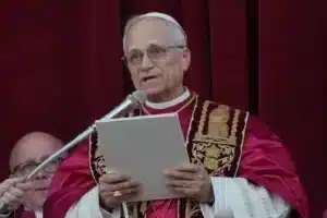 Новый Папа Римский Лев XIV вдохновляет мир единством и надеждой из Ватикана novyj papa rimskij lev vdohnovlyaet mir edinstvom i nadezhdoj iz vatikana-lessontime-ru-174678740800-0