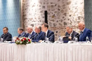 novaya glava peregovorov mezhdu rossiej i ukrainoj v stambule s medinskim-lessontime-ru-174816404500-0