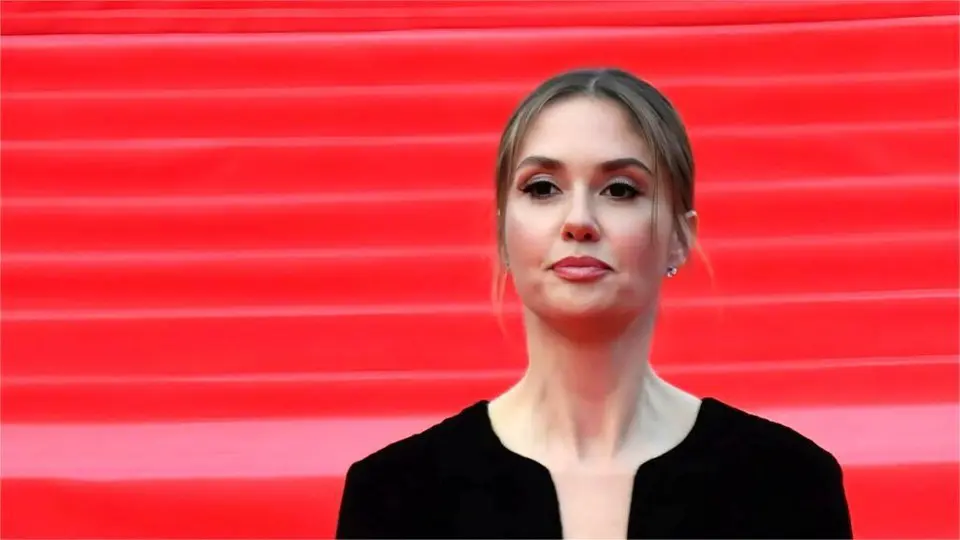 Агата Муцениеце несколько лет судится с Павлом Прилучным за алименты