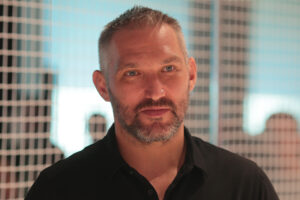 Александр Овечкин празднует рекордный триумф над Гретцки и отдых с семьей Открытие офиса хоккеиста Александра Овечкина в центре Москвы