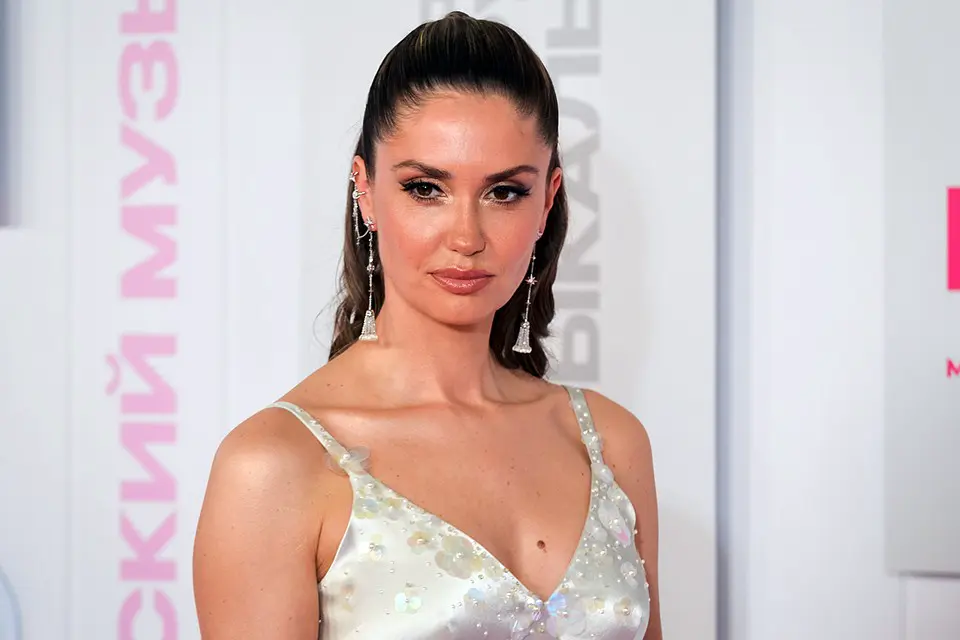 Агата Муцениеце больше года судится с бывшим мужем за алименты и ребенка