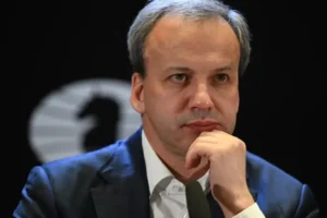 arkadij dvorkovich uverenno reagiruet na obvineniya v adres grossmejsterov fide-lessontime-ru-174807522000-0