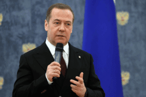 Дмитрий Медведев обсуждает шаги к диалогу с европейскими лидерами dmitrij medvedev obsuzhdaet shagi k dialogu s evropejskimi liderami-lessontime-ru-174687995100-0