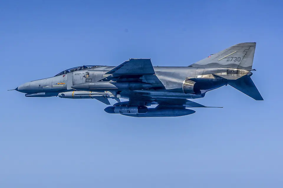 США хотят закупить десяток F-4 Phantom II ради запуска спутников