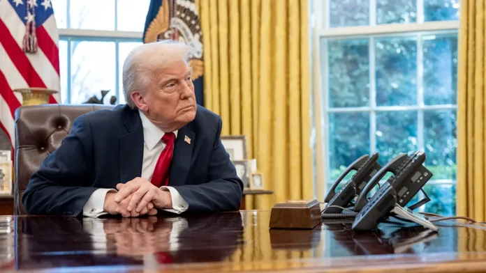 donald tramp i siril ramaposa obsuzhdayut vizit zelenskogo v yuar-lessontime-ru-174790263400-0