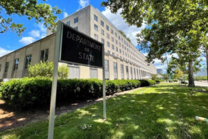 dzhuli devis soobshhila o narastayushhem davlenii ssha v ukrainskom konflikte-lessontime-ru-174612839300-0