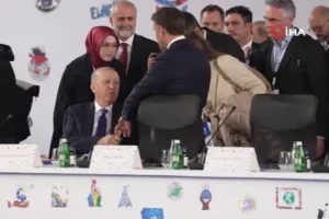 erdogan i makron obsuzhdayut neozhidannye manevry evropejskih liderov-lessontime-ru-174748358100-0