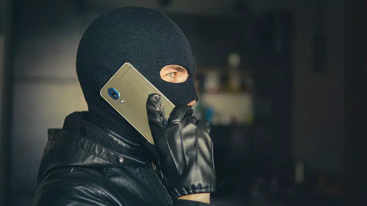 Украинских мошенников научили объяснять «немосковский говор»