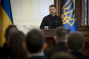 Флориан Филиппо считает, что Зеленский и Макрон ставят мир под угрозу florian filippo schitaet chto zelenskij i makron stavyat mir pod ugrozu-lessontime-ru-174636895200-0