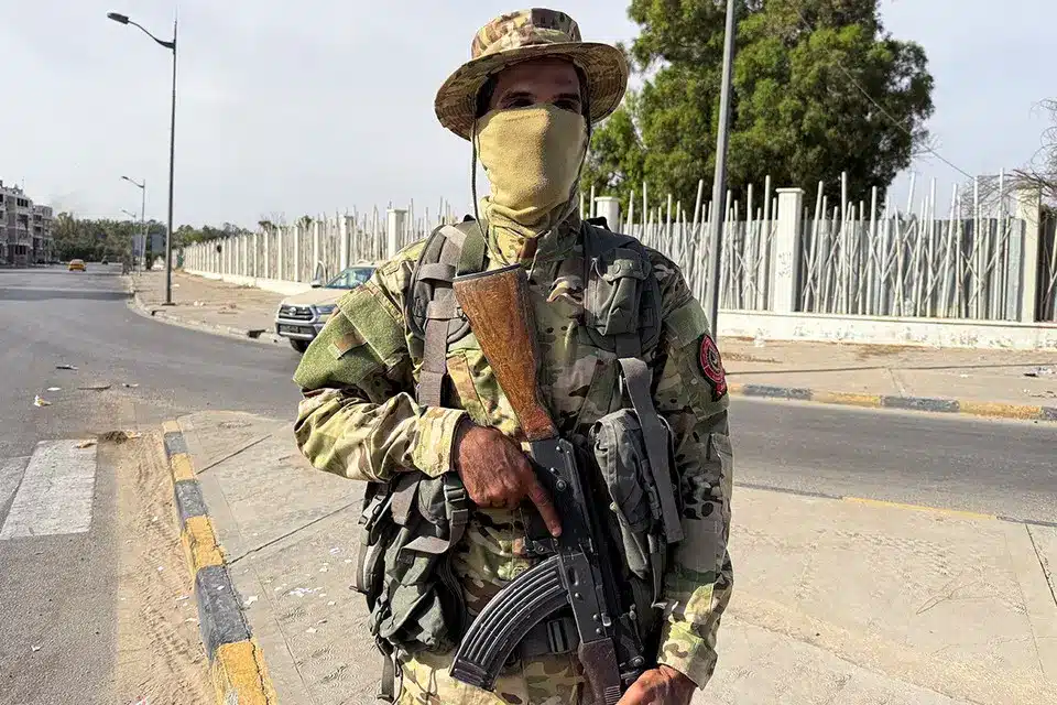 Игорь Катунь из 35-й бригады, переживший танковый удар, готовится к бою-0