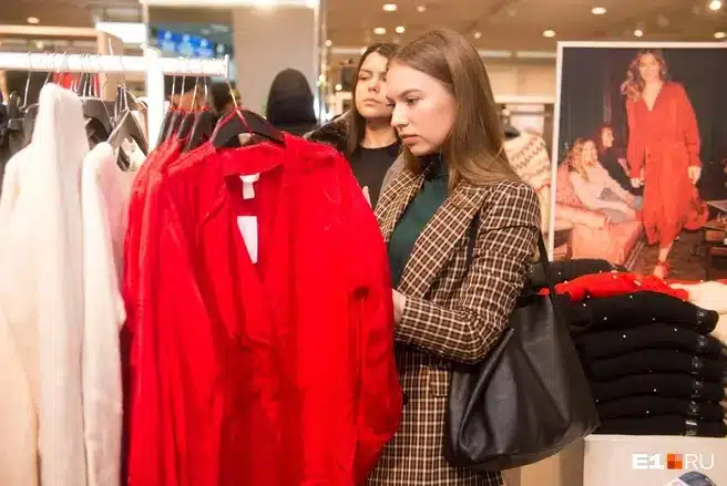 Может быть, выбрать красный цвет? | Источник: Артем Устюжанин / E1.RU