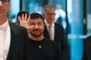 konflikt imidzhej vladimira zelenskogo i emmanuelya makrona na fone skandala v kieve-lessontime-ru-174708153600-0