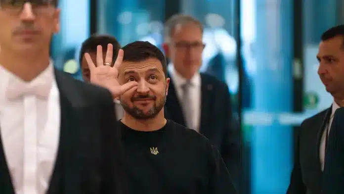 konflikt imidzhej vladimira zelenskogo i emmanuelya makrona na fone skandala v kieve-lessontime-ru-174708153600-0