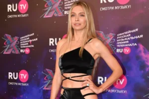 Константин Меладзе и Вера Брежнева обсуждают новые решения с ГК ЛИГАЛ konstantin meladze i vera brezhneva obsuzhdayut novye resheniya s gk ligal-lessontime-ru-174792034700-0