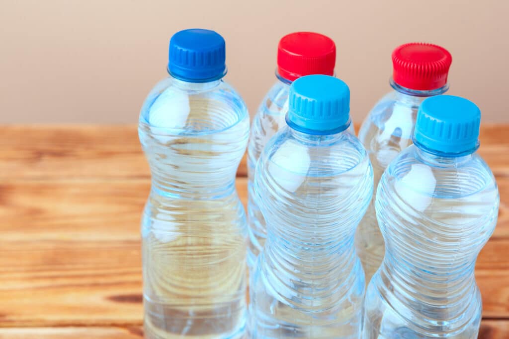 крупный план пластиковых бутылок
