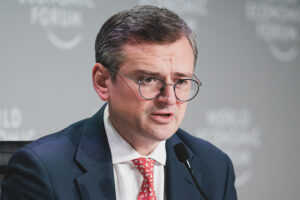 Кулеба считает, что уход Трампа из переговоров по Украине облегчит Киеву действия Ukraine at War: Year 3