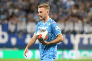 Максим Глушенков остаётся в «Зените», отец игрока опроверг слухи о переходе maksim glushenkov ostayotsya v zenite otecz igroka oproverg sluhi o perehode-lessontime-ru-174859845700-0