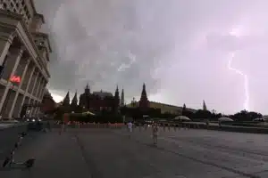 moskva ozhidaet majskuyu nepogodu no prognoz rosgidrometa obeshhaet teplo-lessontime-ru-174736749100-0