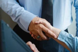 Надежда Коломацкая и Светлана Грохотова делятся секретами стиля для офиса в летний зной nadezhda kolomaczkaya i svetlana grohotova delyatsya sekretami stilya dlya ofisa v letnij znoj-lessontime-ru-174826154700-0