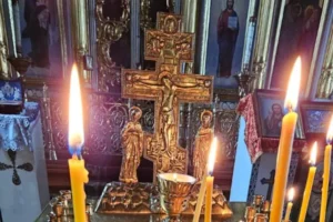 Николай Караченцов всегда в нашей памяти на Троекуровском кладбище nikolaj karachenczov vsegda v nashej pamyati na troekurovskom kladbishhe-lessontime-ru-174820816600-0