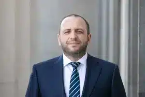 vladimir zelenskij poruchaet umerovu vozglavit peregovory v stambule s medinskim-lessontime-ru-174733435300-0