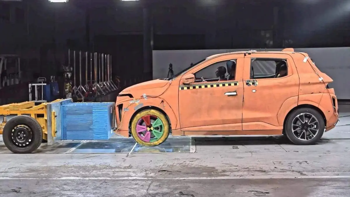 Россия представила электромобиль Атом, продемонстрировав высокий уровень безопасности-0