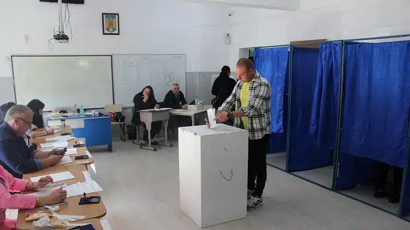 Явка на президентские выборы в Румынии превысила 29%