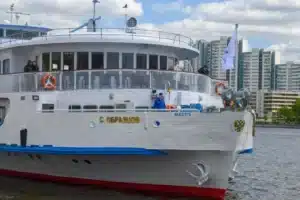 severnyj i yuzhnyj rechnye vokzaly moskvy predlagayut bolee 150 kruizov za tri nedeli-lessontime-ru-174712977900-0