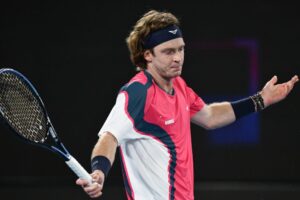 Соболенко провела интенсивную тренировку с Рублевым в Мадриде и одержала триумф на WTA-1000 sobolenko provela intensivnuyu trenirovku s rublevym v madride i oderzhala triumf na 1000-lessontime-ru-174636291700-0