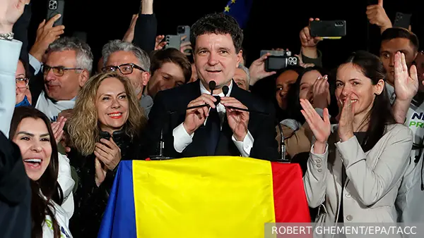 Политолог счел подозрительными итоги второго тура выборов в Румынии