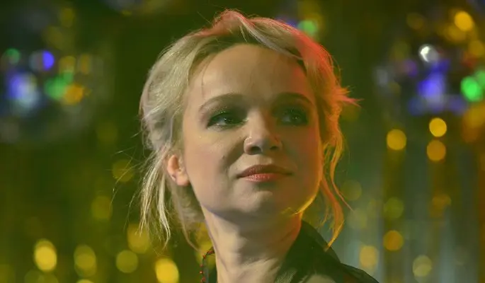 Тонкая как тростинка Цымбалюк-Романовская облизала влиятельного мужчину: Джигарханян очень любил