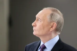 vladimir putin rasskazal o vstrechah so starczami ioannom i iliem-lessontime-ru-174854371700-0