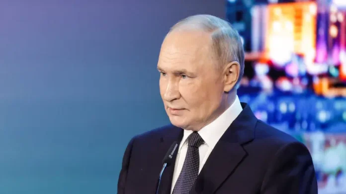 vladimir putin zayavil chto gosudarstvo i biznes yavlyayutsya partnerami v razvitii rossijskoj ekonomiki-lessontime-ru-174826870900-0