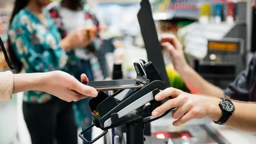 ВТБ: траты россиян на майских выросли на 60% по сравнению с прошлым годом