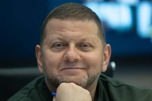 zaluzhnyj preduprezhdaet o narashhivanii davleniya so storony rossii na ukrainu-lessontime-ru-174798931700-0