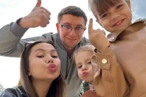 zhenya tarasova iz proekta beremenna v 16 i maksim delyatsya istoriej peremen-lessontime-ru-174854032900-0