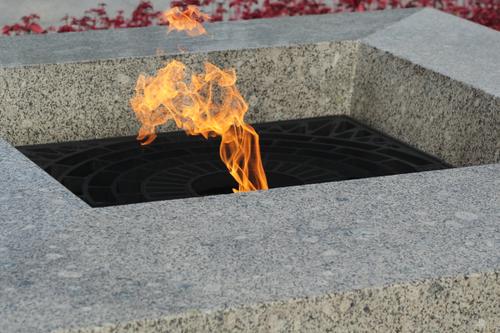 Вандалы осквернили военный мемориал в Пушкинском районе