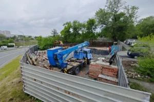 МКУ "КРЗН" проверит стройку у кафе "Золотой век" в Владивостоке mku krzn proverit strojku u kafe zolotoj vek v vladivostoke-lessontime-ru-0