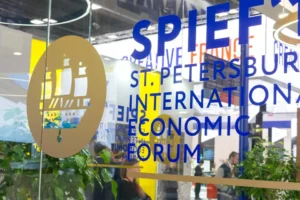 optimistichnyj vzglyad na sobytiya pmef2025 v sanktpeterburge-lessontime-ru-0