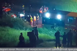 Александр Богомаз координирует помощь пострадавшим в ЧС на границе Выгоничского района aleksandr bogomaz koordiniruet pomoshh postradavshim v chs na granicze vygonichskogo rajona-lessontime-ru-174873577700-0