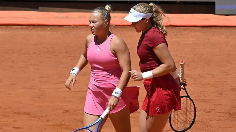 Абсолютная беспомощность: Андреева и Шнайдер взяли лишь один гейм в полуфинале парного разряда «Ролан Гаррос»