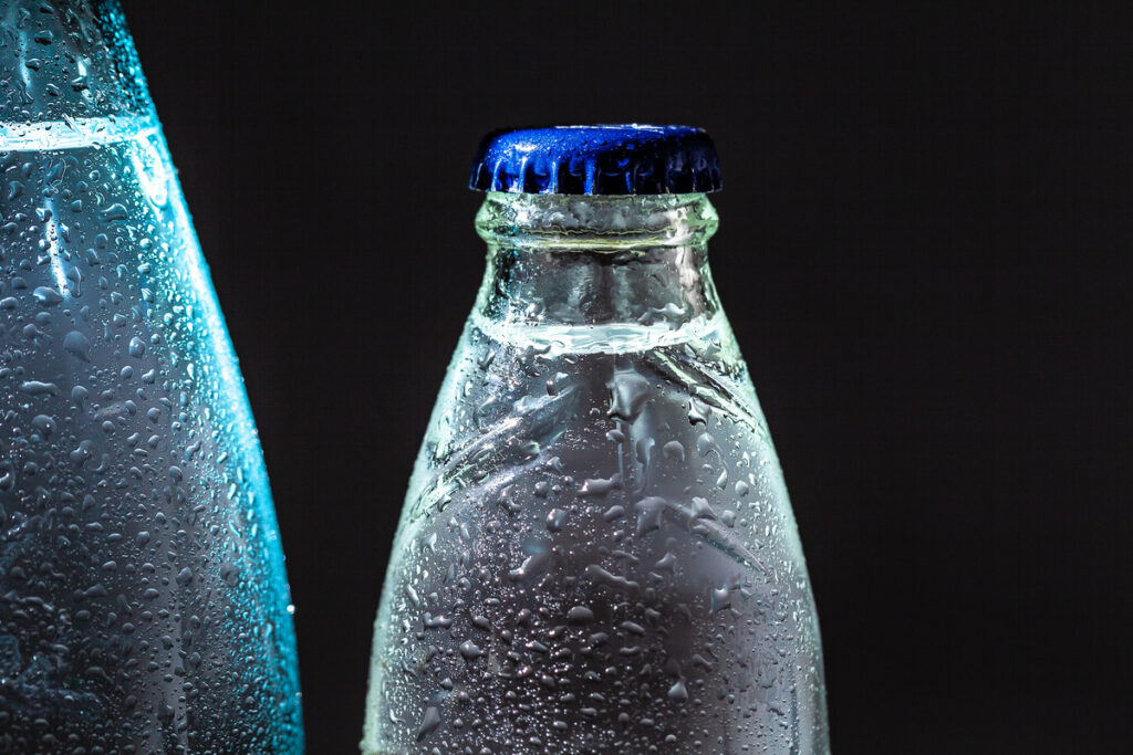 Бутылка с газированной водой с конденсатом