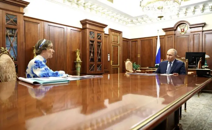 Денис Паслер сообщает о лидерстве Свердловской области в защите детей-0