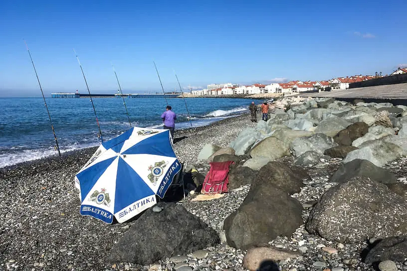Пляж в Адлере — одном из районов Сочи
