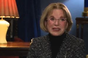 lyudmila maksakova i teatr vahtangova vdohnovlyayutsya posle spektaklya czar edip-lessontime-ru-0